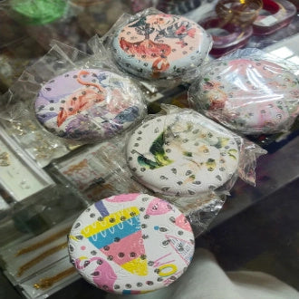 Portable Round Pocket Folding Makeup Mirrors for Girls Women Mini Pocket Vanity Mirror Styling Aceesories