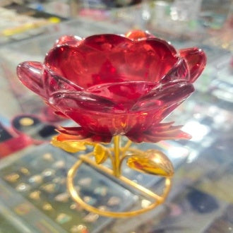Rose-shaped candle holder